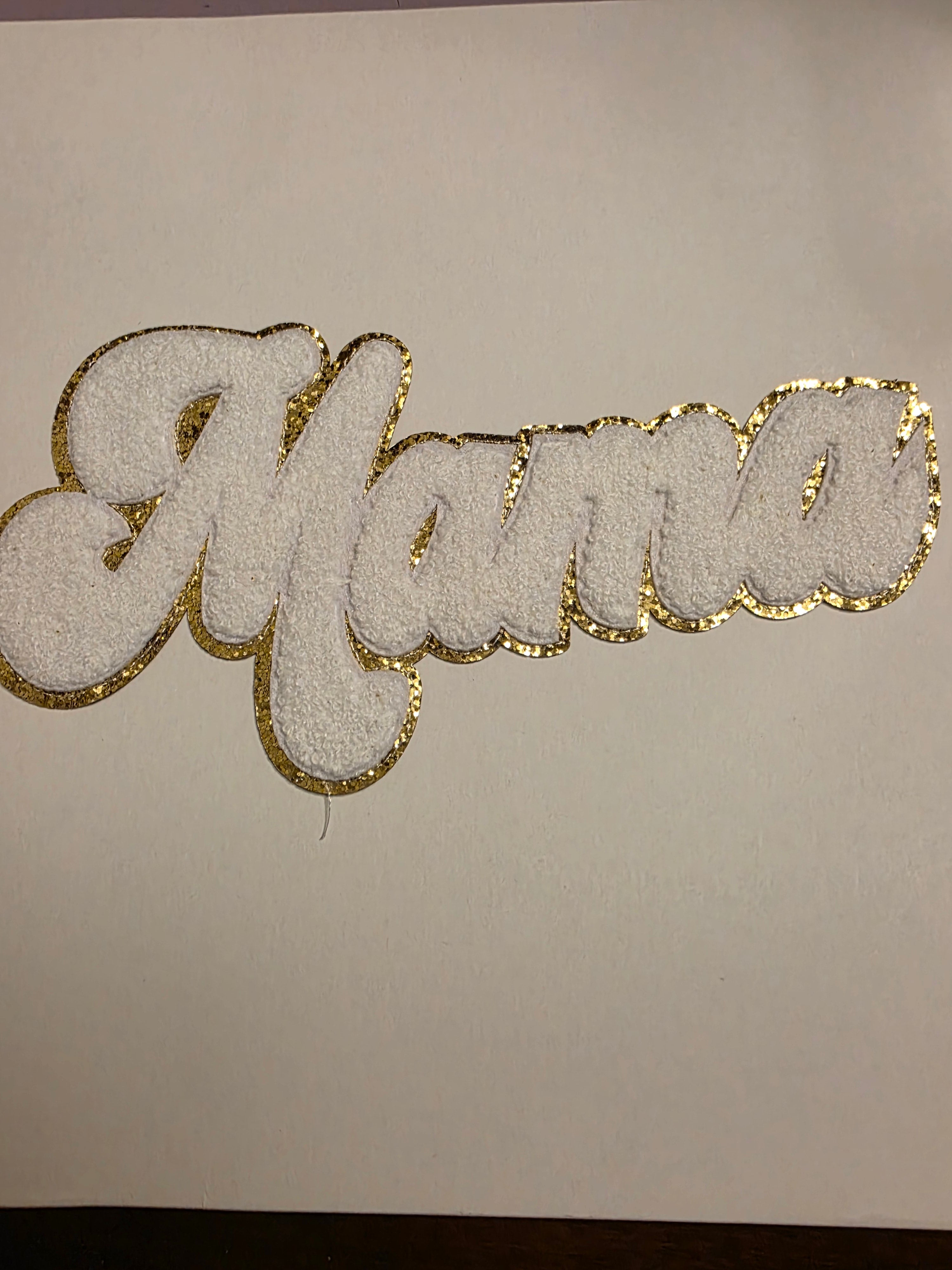 Mama Gold outline Fuzzy